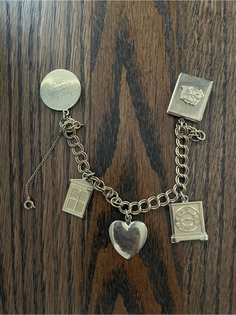 Avon 1965 Vintage presidents award Charm Bracelet